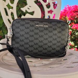 Michael kors black logo jet set bag
